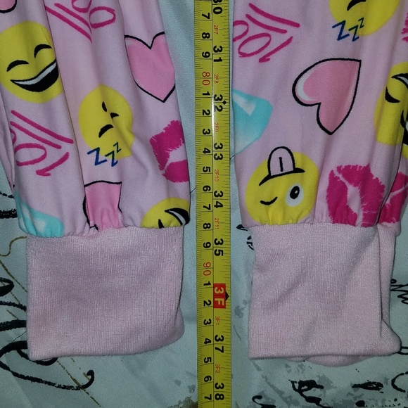 *GIFTED* PJ Set - Picture 5 of 5